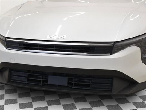 Used 2025 Kia K4 image 16