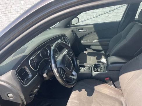 Used 2017 Dodge Charger SXT RWD image 19