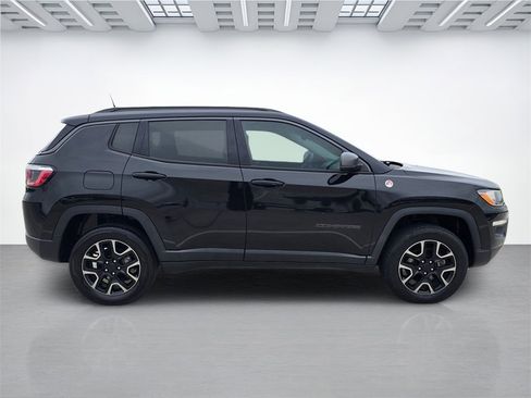Used 2019 Jeep Compass Trailhawk image 2