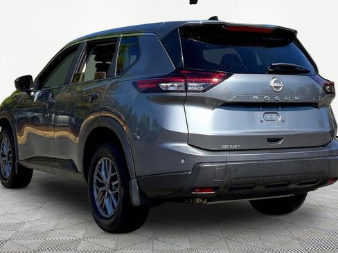 Used 2025 Nissan Rogue S image 4