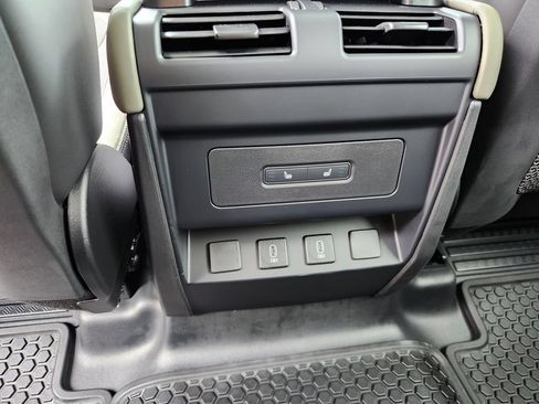 New 2026 Land Rover Defender 110 X-Dynamic SE AWD/4WD image 12