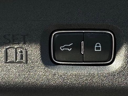 New 2025 Ford Expedition Active image 25