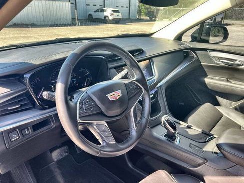 Used 2019 Cadillac XT5 Luxury w/ LPO, Black Ice Package image 11
