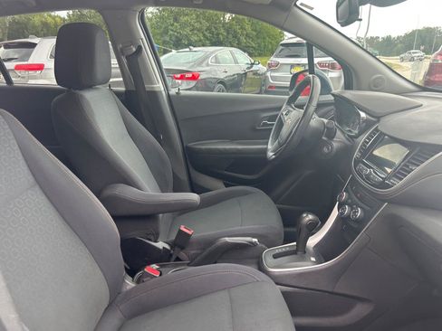 Used 2019 Chevrolet Trax LS w/ Tint and Cruise Package FWD image 23