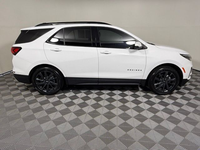 Used 2022 Chevrolet Equinox RS w/ RS Leather Package FWD image 7