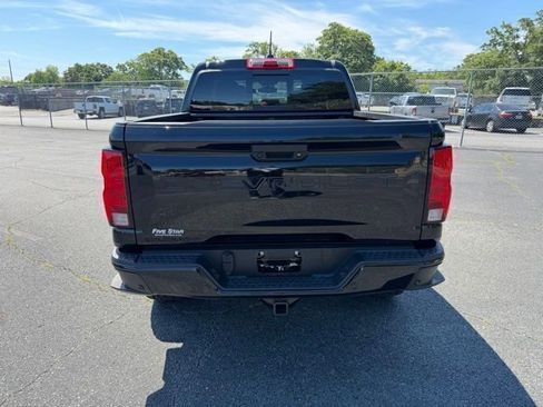 Used 2025 Chevrolet Colorado W/T w/ WT Custom Package AWD/4WD image 3