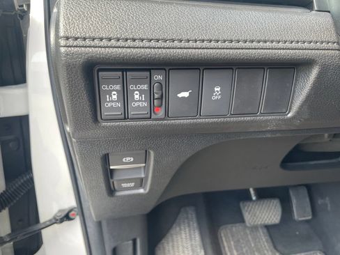 Used 2025 Honda Odyssey EX-L image 21