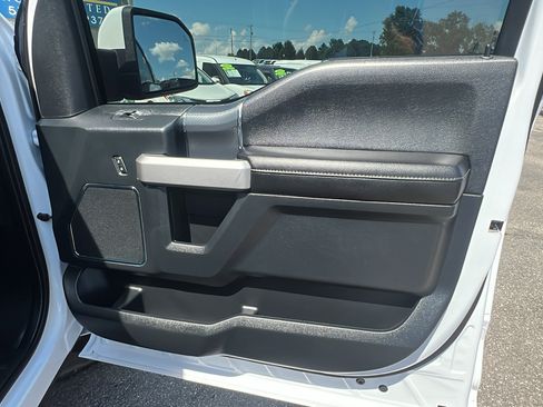 Used 2019 Ford F150 Lariat w/ Equipment Group 502A Luxury AWD/4WD image 19