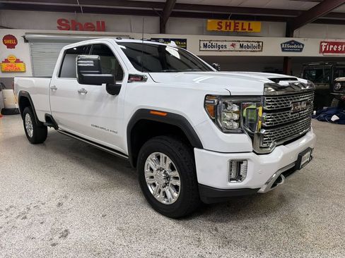 Used 2023 GMC Sierra 3500 Denali w/ Technology Package AWD/4WD image 11