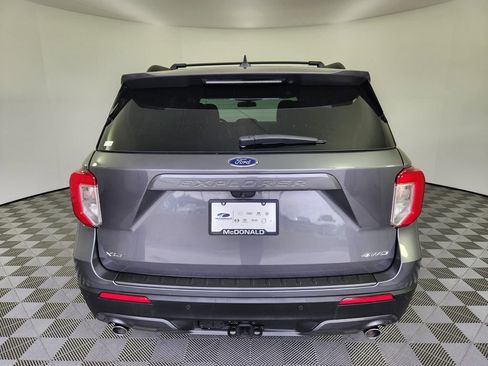 Used 2023 Ford Explorer XLT w/ Equipment Group 202A AWD/4WD image 4