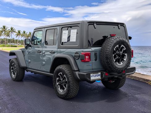 Used 2025 Jeep Wrangler Unlimited Rubicon 4xe AWD/4WD image 8