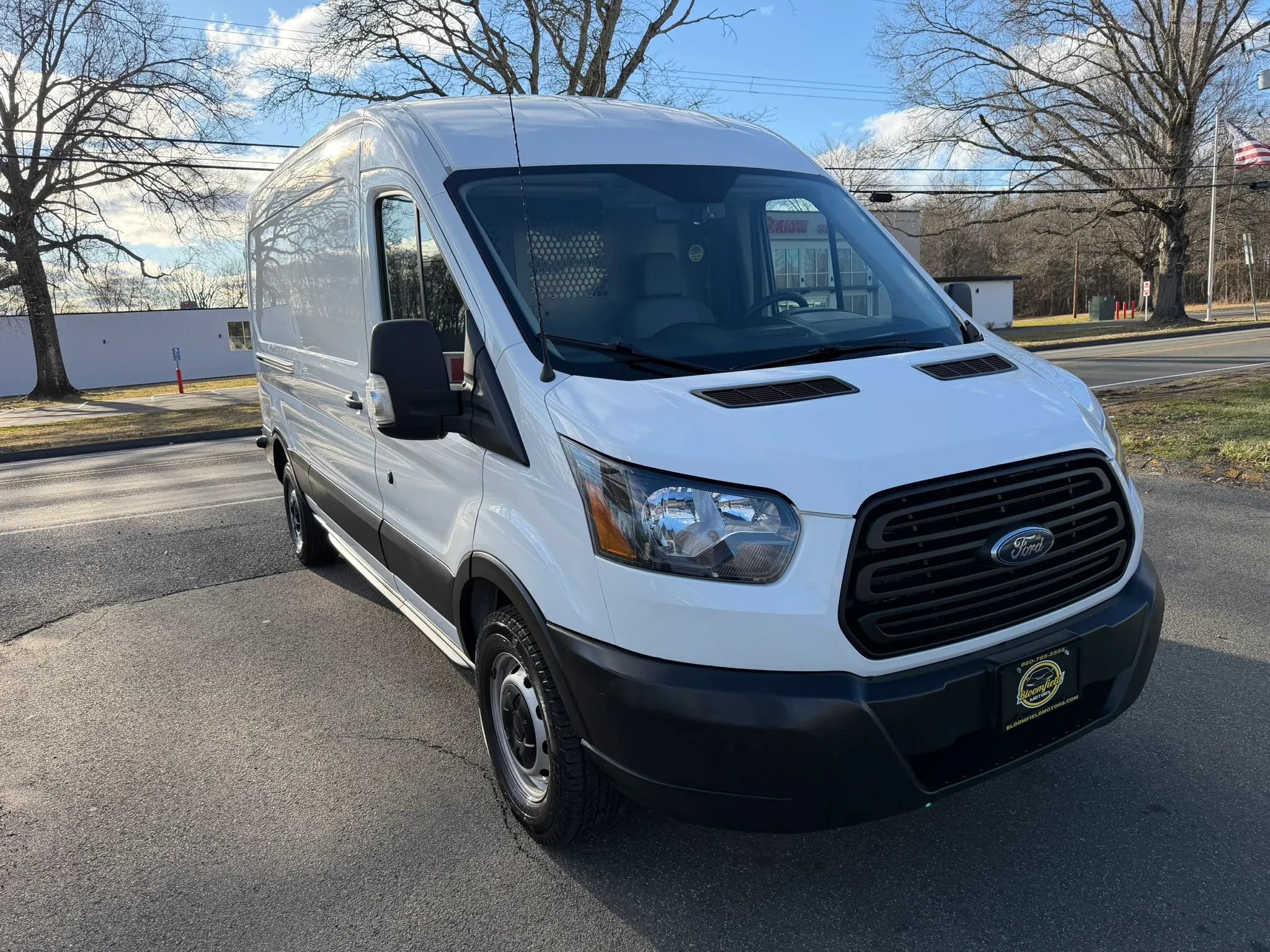 Used 2019 Ford Transit 250 148 Medium Roof RWD image 3