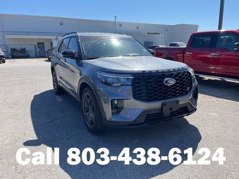 Used 2025 Ford Explorer ST image 1