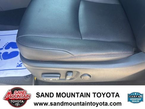 Used 2022 Toyota 4Runner TRD Off-Road Premium AWD/4WD image 15