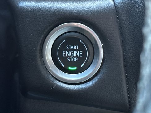 Used 2023 Chevrolet Suburban Premier image 24