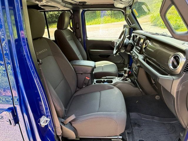 Used 2019 Jeep Wrangler Unlimited Sahara w/ LED Lighting Group AWD/4WD image 17