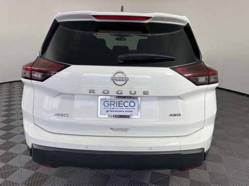 Used 2024 Nissan Rogue S AWD/4WD image 7