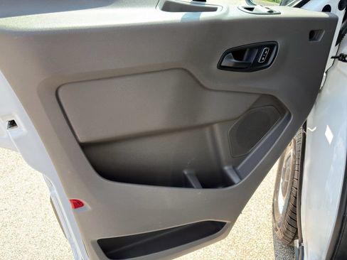 Used 2024 Ford Transit 250 148 Medium Roof RWD image 10