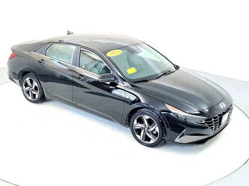 Used 2023 Hyundai Elantra Limited image 19