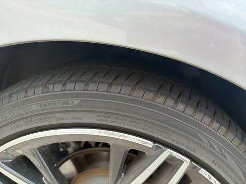 Used 2021 Honda Accord Touring image 9