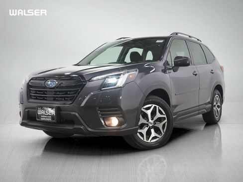 Used 2023 Subaru Forester Premium image 1