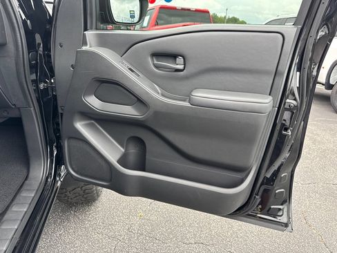 Used 2023 Nissan Frontier S RWD image 15