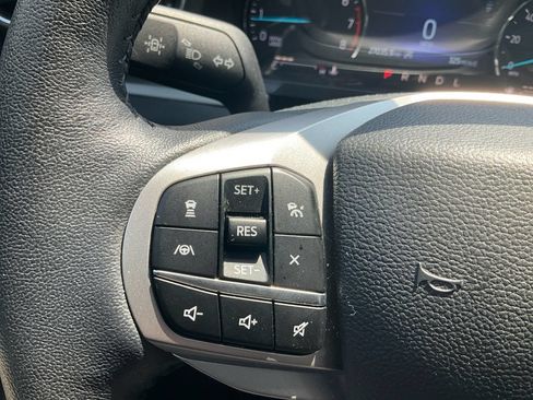 Used 2024 Ford Explorer XLT w/ Equipment Group 202A RWD image 19