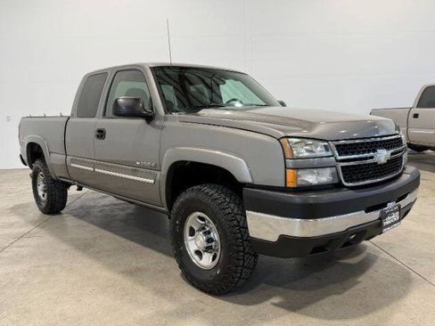 Used 2006 Chevrolet Silverado 2500 LT AWD/4WD image 5