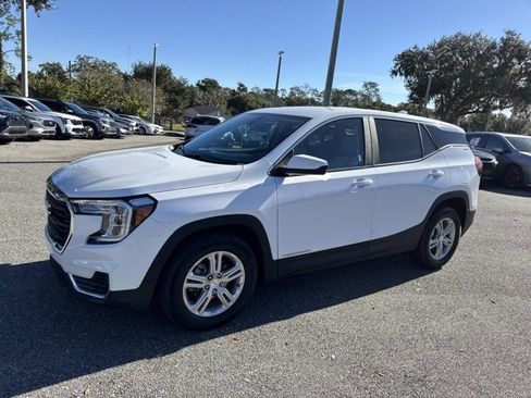 Used 2024 GMC Terrain SLE image 5