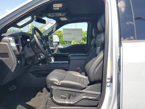 New 2026 Ford F450 Platinum w/ FX4 Off-Road Package image 16