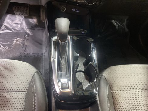 Used 2024 Chevrolet Trax LT image 21