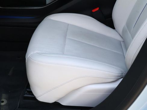 Used 2024 Cadillac Lyriq Luxury RWD image 19