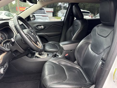 Used 2015 Jeep Cherokee Limited FWD image 6