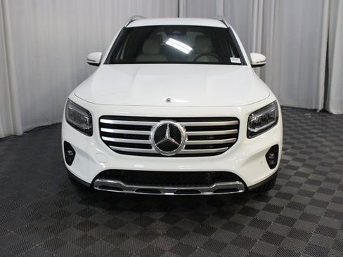 New 2025 Mercedes-Benz GLB 250 4MATIC image 2
