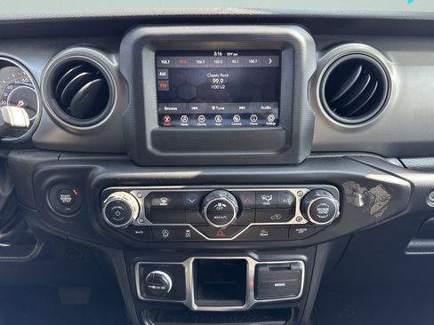 Used 2023 Jeep Wrangler Sport image 26