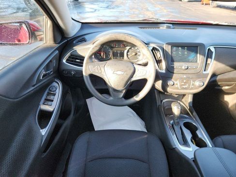 Used 2018 Chevrolet Malibu LT image 24