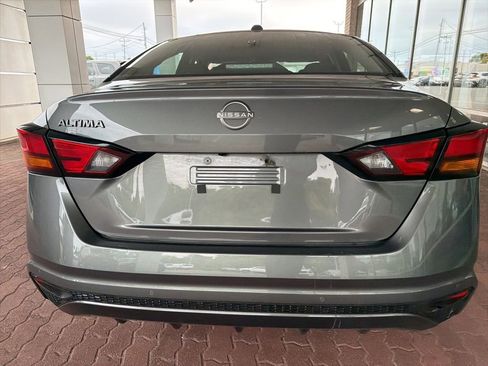 Used 2025 Nissan Altima 2.5 SV FWD image 9