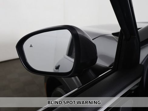 Used 2024 Mitsubishi Outlander SE Black Edition FWD image 6