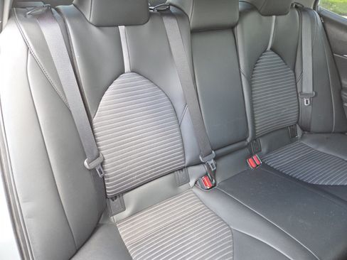 Used 2021 Toyota Camry SE FWD image 21