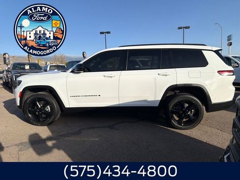 Used 2023 Jeep Grand Cherokee L Laredo AWD/4WD image 2