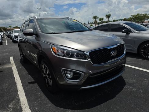 Used 2017 Kia Sorento EX FWD image 3
