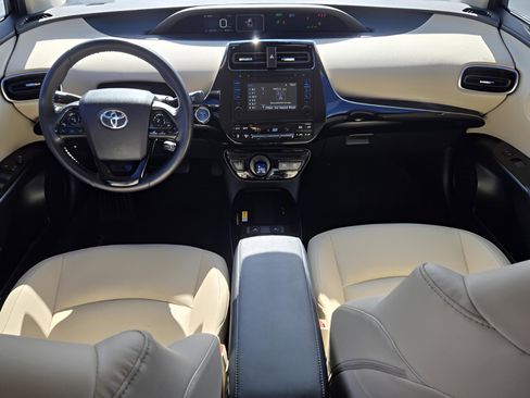 Used 2019 Toyota Prius XLE image 11