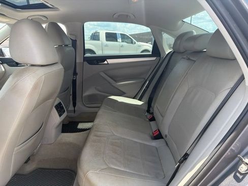 Used 2013 Volkswagen Passat 2.5 SE FWD image 10