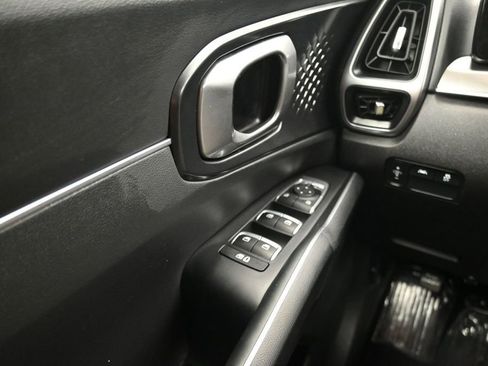 Used 2023 Kia Sorento S w/ Panoramic Sunroof Package FWD image 16