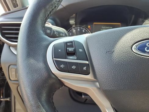 Certified 2023 Ford Explorer XLT w/ Equipment Group 202A AWD/4WD image 18