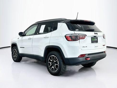Used 2025 Jeep Compass Trailhawk AWD/4WD image 5