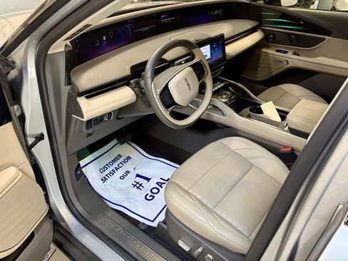 Used 2024 Lincoln Nautilus Reserve w/ Equipment Group 202A AWD/4WD image 3