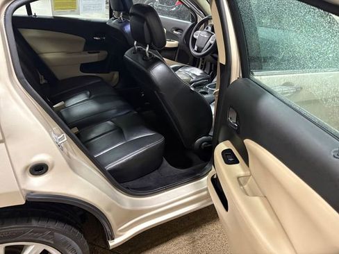 Used 2014 Chrysler 200 Limited image 20