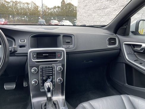 Used 2020 Buick Enclave Premium w/ Surround and Sites Package image 44