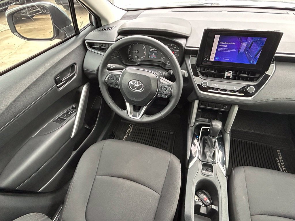 Used 2024 Toyota Corolla Cross LE w/ Moonroof Package FWD image 9